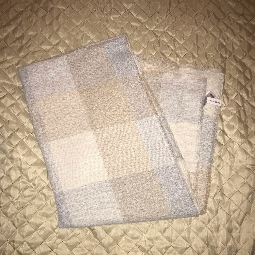 NWT. Old Navy Wrap